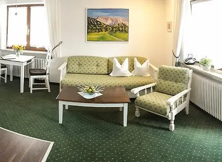 Gaestehaus Alpenflora 아파트 *